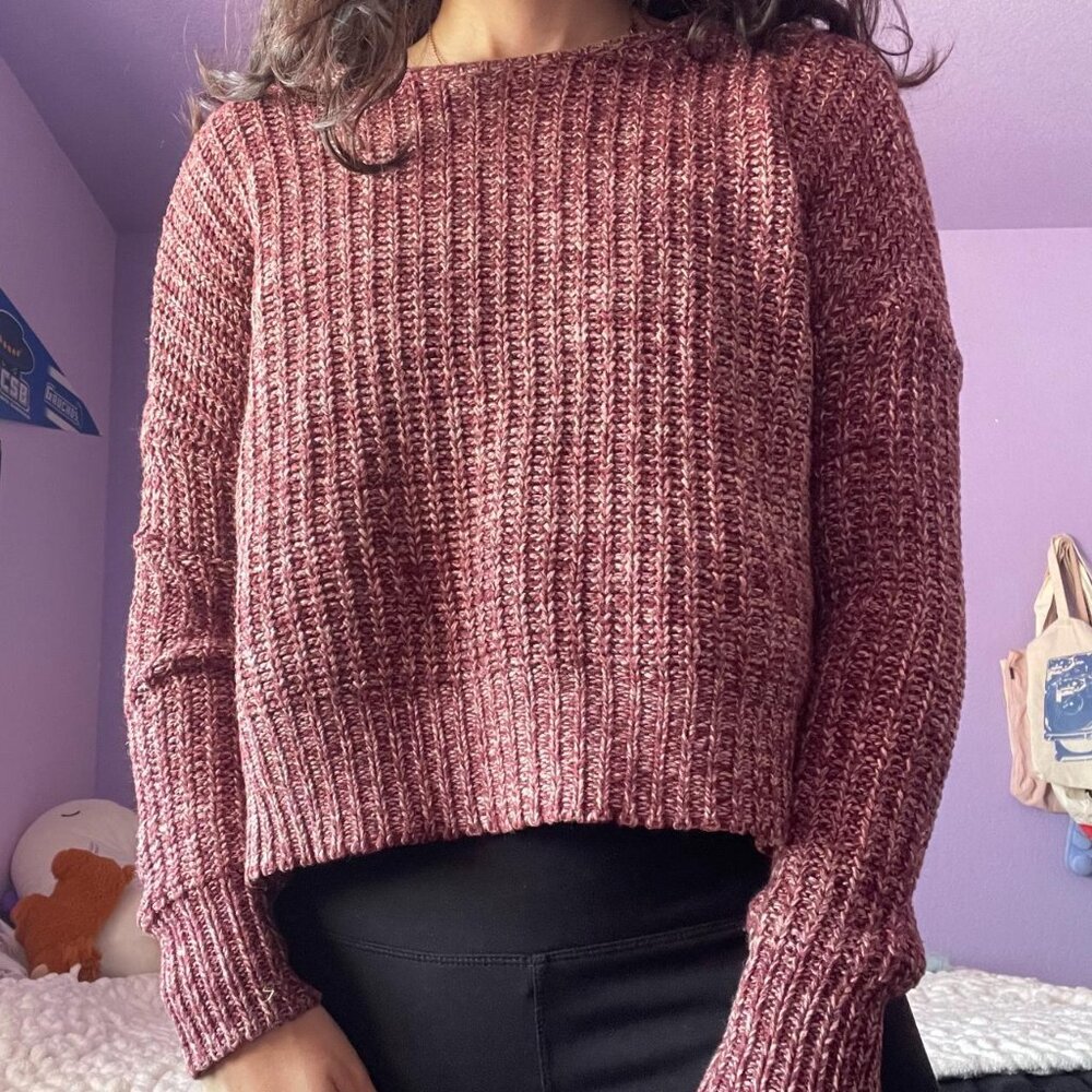 knit sweater with small slits on sides, keeps you warm 🌈❣️ size XS